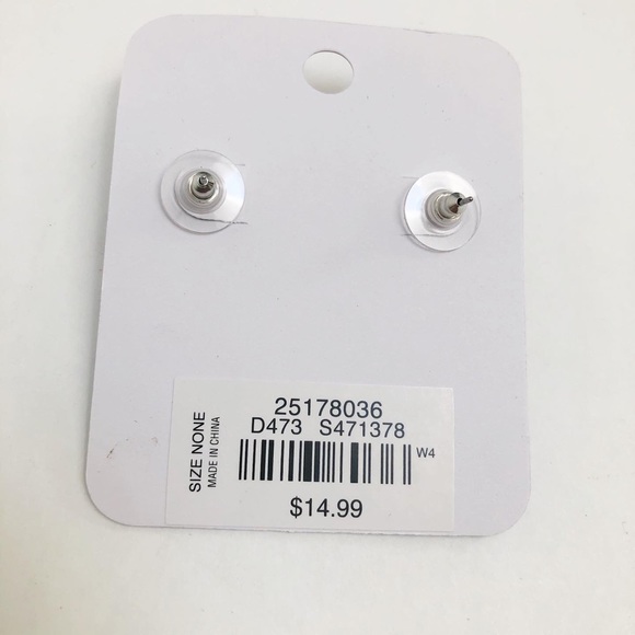 Loft outlet faux pearl stud earrings - Picture 3 of 3